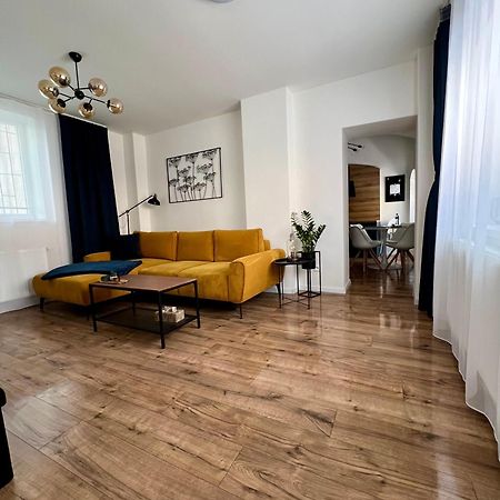 Apartment R&L Lazovna Apt 1 - Old Town And Parking Μπάνσκα Μπίστριτσα Εξωτερικό φωτογραφία